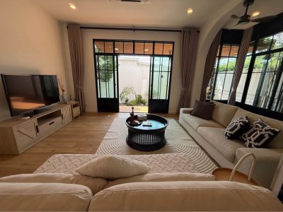 8R0865 ให้เช่าบ้านเดี่ยวสองชั้น 3 ห้องนอน 4 ห้องน้ำ ราคา 65,000/เดือน โซนฉลอง