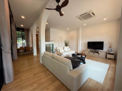 8R0865 ให้เช่าบ้านเดี่ยวสองชั้น 3 ห้องนอน 4 ห้องน้ำ ราคา 65,000/เดือน โซนฉลอง