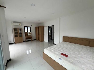 8R0867 This house for rent 3 bedroom 2 bathroom 60,000/month at chalong