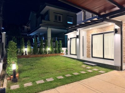 8R0876 ให้เช่าบ้านเดี่ยวสองชั้น 3 ห้องนอน 2 ห้องน้ำ ราคา 80,000/เดือน โซนฉลอง