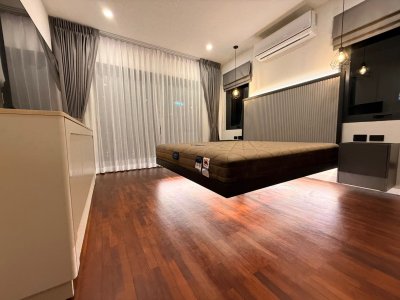 8R0876 ให้เช่าบ้านเดี่ยวสองชั้น 3 ห้องนอน 2 ห้องน้ำ ราคา 80,000/เดือน โซนฉลอง