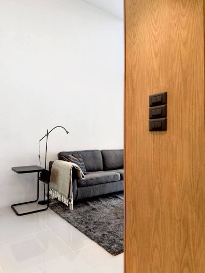 8R0877 ให้เช่าบ้านแฝดชั้นเดียว 2 ห้องนอน 2 ห้องน้ำ ราคา 45,000/เดือน โซนฉลอง