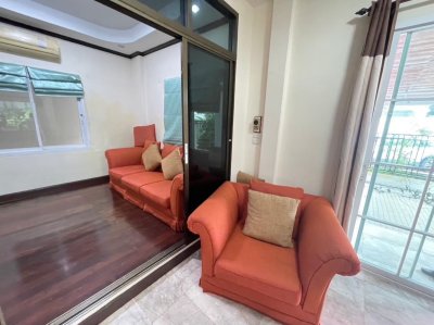 8R0878 ให้เช่าบ้านเดี่ยวสองชั้น 3 ห้องนอน 2 ห้องน้ำ ราคา 60,000/เดือน โซนฉลอง