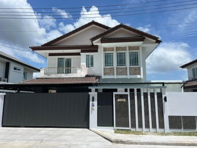 8R0879 ให้เช่าบ้านเดี่ยวสองชั้น 4 ห้องนอน 3 ห้องน้ำ ราคา 80,000/เดือน โซนฉลอง