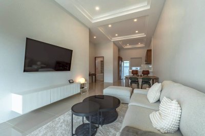 8R0896 ให้เช่าบ้านแฝดสองชั้น 3 ห้องนอน 3 ห้องน้ำ ราคา 33,000/เดือน โซนฉลอง