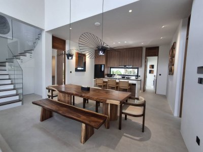8R0914 Pool villa for rent 4 bedroom 5 bathroom 200,000/month at chalong
