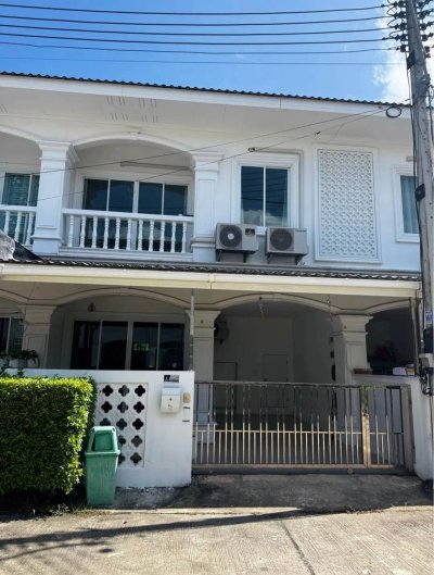 8R0925 ให้เช่าบ้านแฝดสองชั้น 3 ห้องนอน 2 ห้องน้ำ ราคา 35,000/เดือน โซนฉลอง
