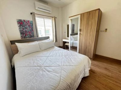 8R0925 ให้เช่าบ้านแฝดสองชั้น 3 ห้องนอน 2 ห้องน้ำ ราคา 35,000/เดือน โซนฉลอง