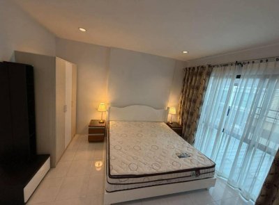 8R0926 ให้เช่าบ้านแฝดสองชั้น 3 ห้องนอน 2 ห้องน้ำ ราคา 26,000/เดือน โซนฉลอง