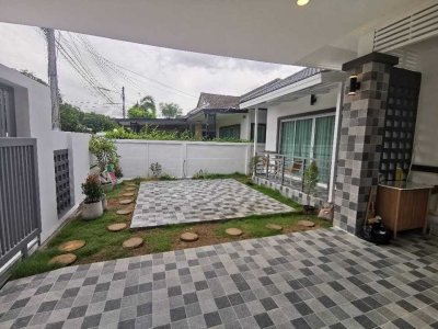 8R0928 ให้เช่าบ้านแฝดชั้นเดียว 3 ห้องนอน 2 ห้องน้ำ ราคา 40,000/เดือน โซนฉลอง