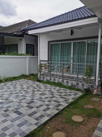 8R0928 ให้เช่าบ้านแฝดชั้นเดียว 3 ห้องนอน 2 ห้องน้ำ ราคา 40,000/เดือน โซนฉลอง