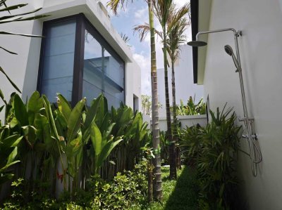 8R0930 ให้เช่า pool villa 4 ห้องนอน 5 ห้องน้ำ ราคา 185,000/เดือน โซนฉลอง