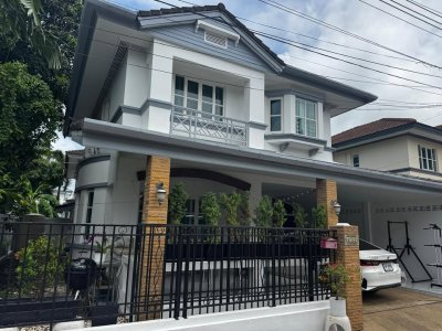 8R0936 ให้เช่าบ้านเดี่ยวสองชั้น 3 ห้องนอน 2 ห้องน้ำ ราคา 50,000/เดือน โซนฉลอง