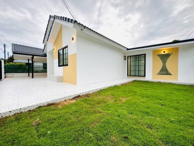 8S0114 House for sale 3 bedroom 2 bathroom 4,790,000 bath location in Chalong