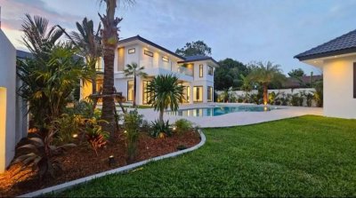 8S0185 Pool villa for sale 33,200,000 baht 4 bedroom 5 bathroom located at chalong 8S0185 Pool villa for sale 33,200,000 baht 4 bedroom 5 bathroom located at chalong