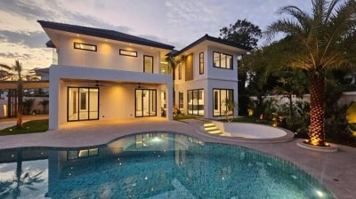 8S0185 Pool villa for sale 33,200,000 baht 4 bedroom 5 bathroom located at chalong 8S0185 Pool villa for sale 33,200,000 baht 4 bedroom 5 bathroom located at chalong