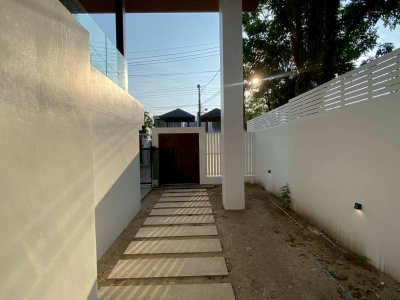 8S0186 Pool villa for sale 18,000,000 baht 3 bedroom 2 bathroom located at chalong 8S0186 Pool villa for sale 18,000,000 baht 3 bedroom 2 bathroom located at chalong