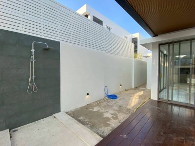 8S0186 Pool villa for sale 18,000,000 baht 3 bedroom 2 bathroom located at chalong 8S0186 Pool villa for sale 18,000,000 baht 3 bedroom 2 bathroom located at chalong