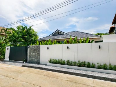 8S0187 Pool villa for sale 11,900,000 baht 3 bedroom 4 bathroom located at chalong 8S0187 Pool villa for sale 11,900,000 baht 3 bedroom 4 bathroom located at chalong