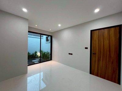 8S0188 ขายบ้านเดี่ยวชั้นเดียว ราคา 6,990,000 บาท 3 ห้องนอน 2 ห้องน้ำ โซนฉลอง