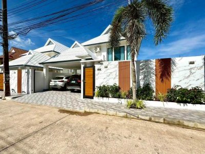 8S0202 Pool villa for sale 11,900,000 baht 4 bedroom 4 bathroom located at chalong 8S0202 Pool villa for sale 11,900,000 baht 4 bedroom 4 bathroom located at chalong