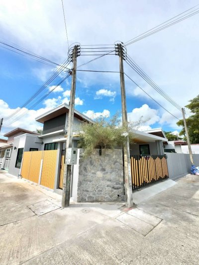 8S0204 This house for sale 5,990,000 baht 3 bedroom 3 bathroom at chalong 8S0204 This house for sale 5,990,000 baht 3 bedroom 3 bathroom at chalong