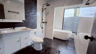 8S0204 This house for sale 5,990,000 baht 3 bedroom 3 bathroom at chalong 8S0204 This house for sale 5,990,000 baht 3 bedroom 3 bathroom at chalong