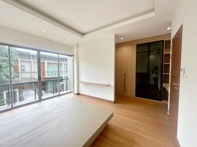 8S0210 ขายบ้านแฝดสองชั้น ราคา 4,390,000 บาท 3 ห้องนอน 3 ห้องน้ำ โซนฉลอง 8S0210 ขายบ้านแฝดสองชั้น ราคา 4,390,000 บาท 3 ห้องนอน 3 ห้องน้ำ โซนฉลอง