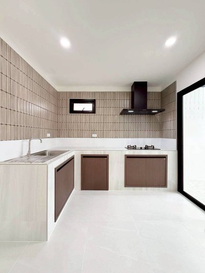 8S0212 ขายทาวน์เฮ้าส์สองชั้น ราคา 4,790,000 บาท 4 ห้องนอน 2 ห้องน้ำ โซนฉลอง