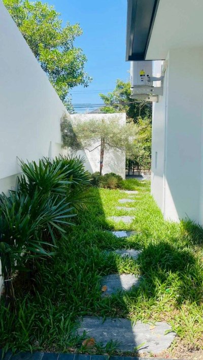 8S0219 ขายพูลวิลล่า ราคา 15,900,000 บาท 4 ห้องนอน 5 ห้องน้ำ โซนฉลอง