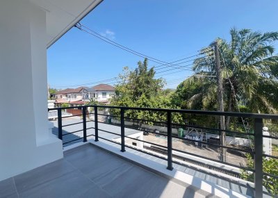 8S0221 This house for sale 9,880,000 baht 4 bedroom 3 bathroom at chalong