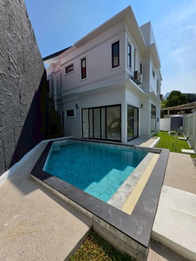 8S0230 ขายพูลวิลล่า ราคา 13,900,000 บาท 4 ห้องนอน 5 ห้องน้ำ โซนฉลอง