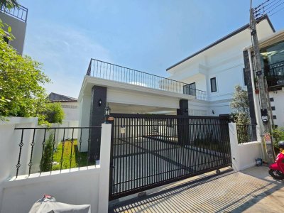 8S0230 ขายพูลวิลล่า ราคา 13,900,000 บาท 4 ห้องนอน 5 ห้องน้ำ โซนฉลอง