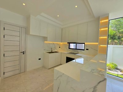 8S0230 ขายพูลวิลล่า ราคา 13,900,000 บาท 4 ห้องนอน 5 ห้องน้ำ โซนฉลอง