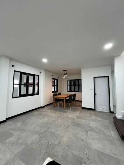 8S0231 ขายบ้านเดี่ยวสองชั้น ราคา 8,900,000 บาท 3 ห้องนอน 2 ห้องน้ำ โซนฉลอง