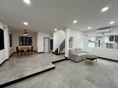 8S0231 ขายบ้านเดี่ยวสองชั้น ราคา 8,900,000 บาท 3 ห้องนอน 2 ห้องน้ำ โซนฉลอง