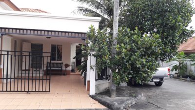 9R0212 This house for rent 3 bedroom 2 bathroom 30,000/month at wichit