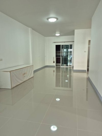 9R0293 ให้เช่าบ้านแฝดสองชั้น 3 ห้องนอน 2 ห้องน้ำ ราคา 25,000/เดือน โซนวิชิต