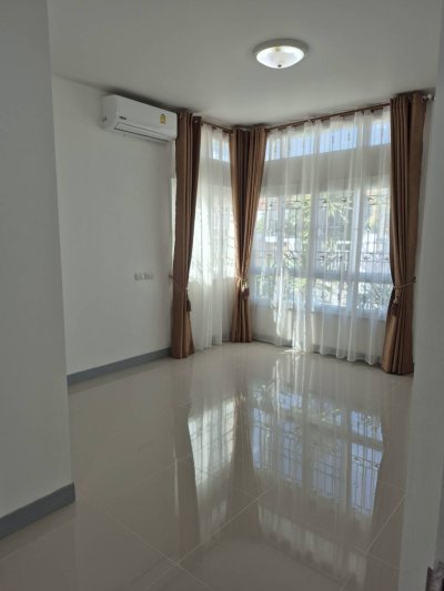 9R0293 ให้เช่าบ้านแฝดสองชั้น 3 ห้องนอน 2 ห้องน้ำ ราคา 25,000/เดือน โซนวิชิต