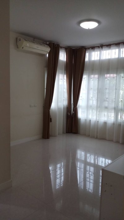 9R0293 ให้เช่าบ้านแฝดสองชั้น 3 ห้องนอน 2 ห้องน้ำ ราคา 20,000/เดือน โซนวิชิต