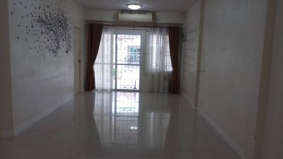 9R0293 ให้เช่าบ้านแฝดสองชั้น 3 ห้องนอน 2 ห้องน้ำ ราคา 20,000/เดือน โซนวิชิต