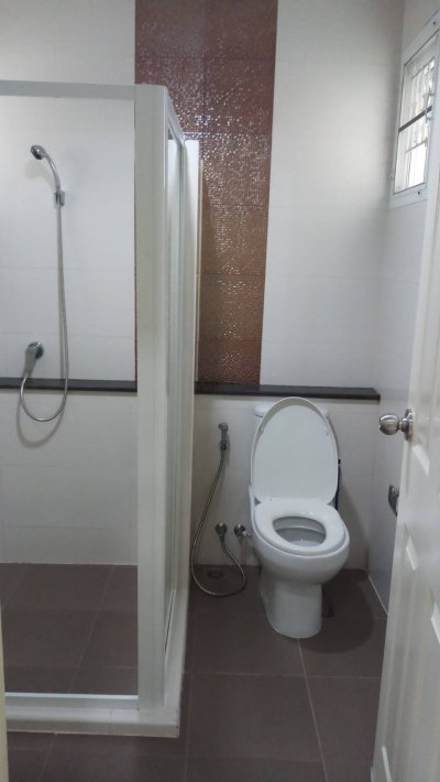 9R0293 ให้เช่าบ้านแฝดสองชั้น 3 ห้องนอน 2 ห้องน้ำ ราคา 20,000/เดือน โซนวิชิต