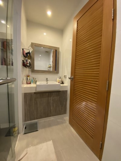9R0402 คอนโดมิเนียม 1 ห้องนอน 1 ห้องน้ำ ให้เช่าเดือนละ 23,000 บาท โซนวิชิต
