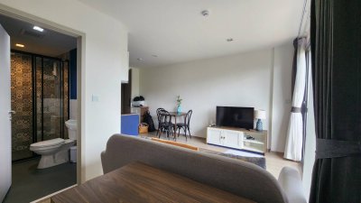 9R0464 The Base Central Condominium 2 bedroom 43,000/month at wichit