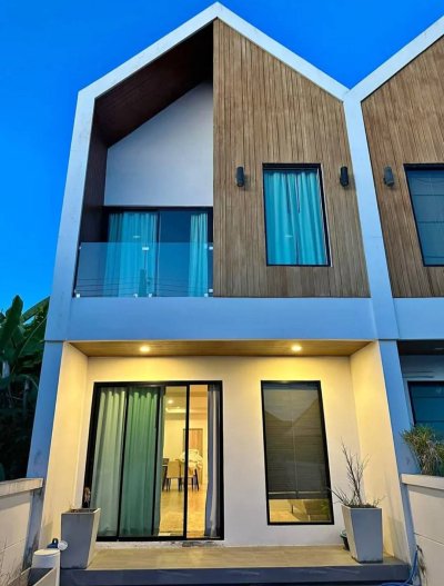 9R0465 ให้เช่าบ้านแฝดสองชั้น 3ห้องนอน 2ห้องน้ำ ราคา 30,000/เดือน โซนวิชิต