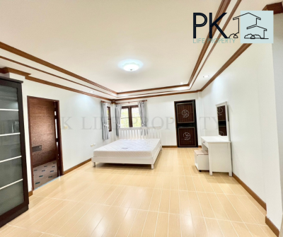 9R0546 This house for rent 3bedrooms 3bathrooms 55,000/month at wichit