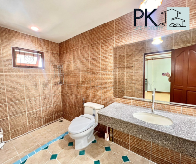 9R0546 This house for rent 3bedrooms 3bathrooms 55,000/month at wichit