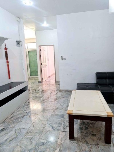 9R0547 This house for rent 3bedrooms 2bathrooms 30,000/month at wichitd