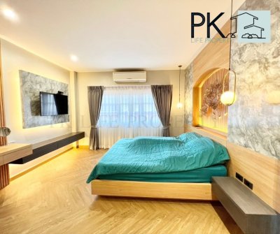 9R0548 This house for rent 4bedrooms 3bathrooms 65,000/month at wichit