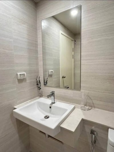 9R0569 คอนโดมิเนียม 1 ห้องนอน 1 ห้องน้ำ ให้เช่าเดือนละ 25,000 บาท โซนวิชิต